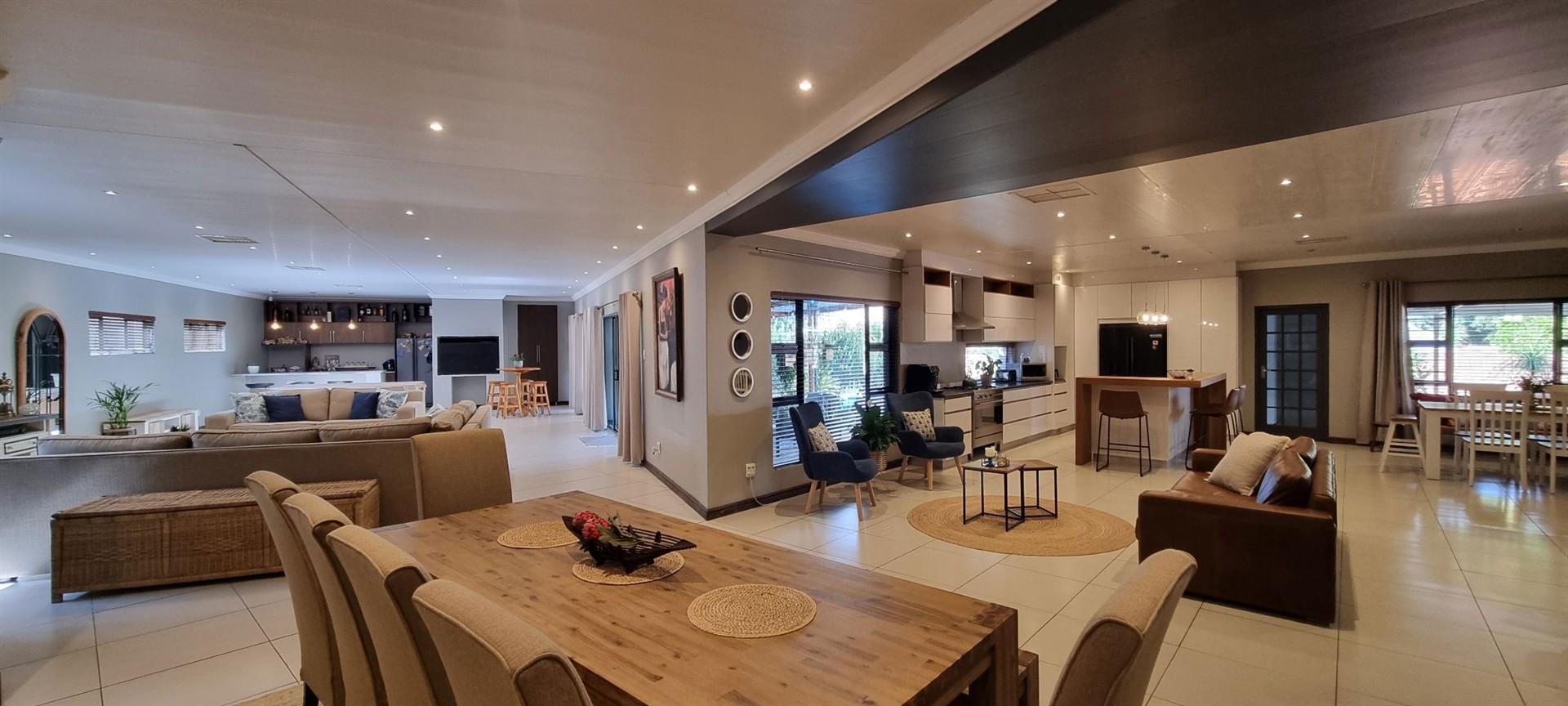 A Sanctuary of Modern Luxury: Your Dream Home Awaits in Monument Heights, Kimberley
