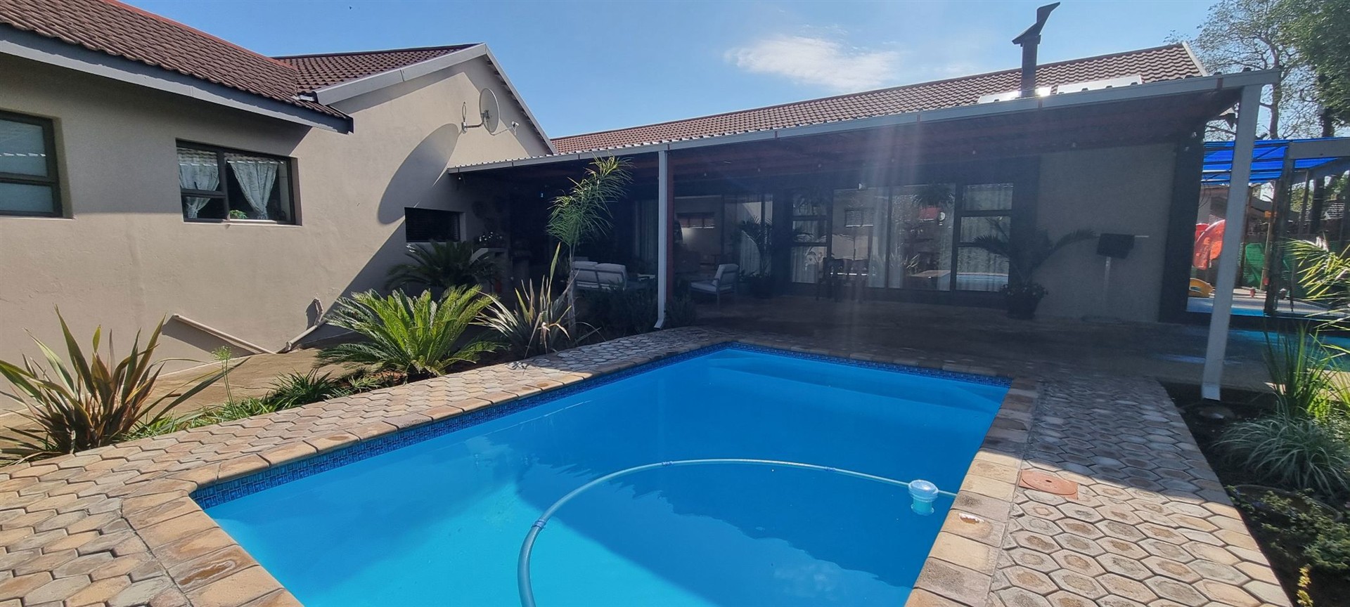 A Sanctuary of Modern Luxury: Your Dream Home Awaits in Monument Heights, Kimberley