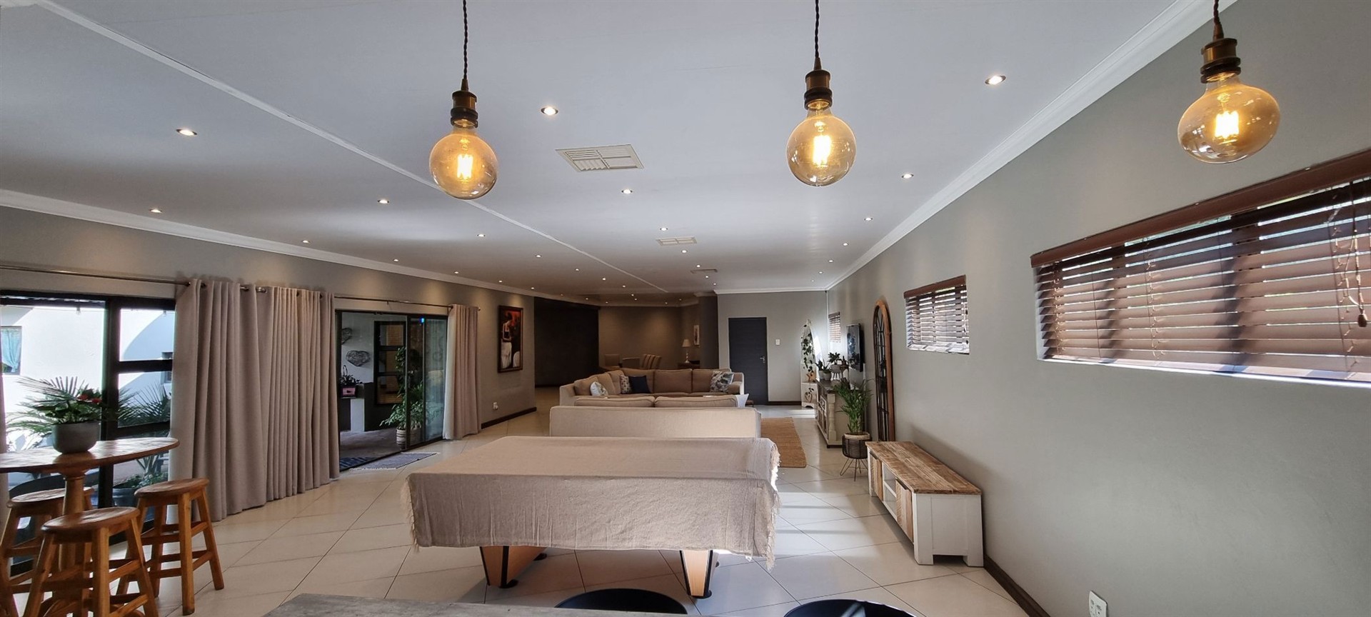 A Sanctuary of Modern Luxury: Your Dream Home Awaits in Monument Heights, Kimberley