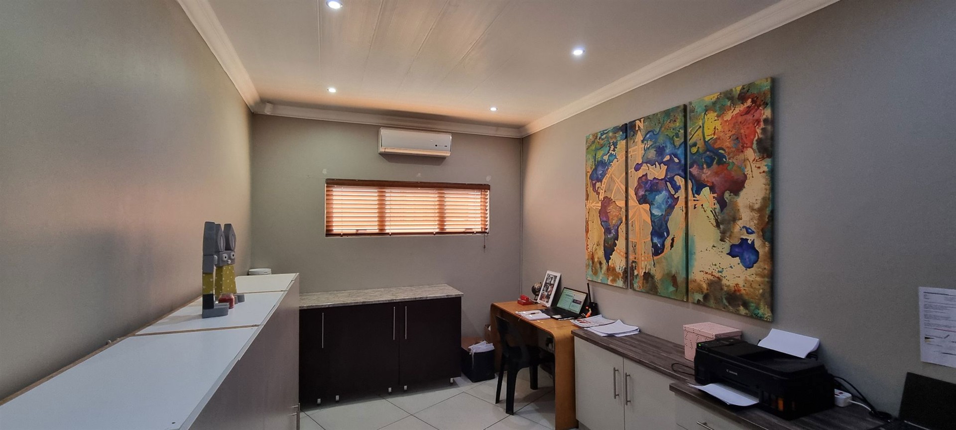 A Sanctuary of Modern Luxury: Your Dream Home Awaits in Monument Heights, Kimberley