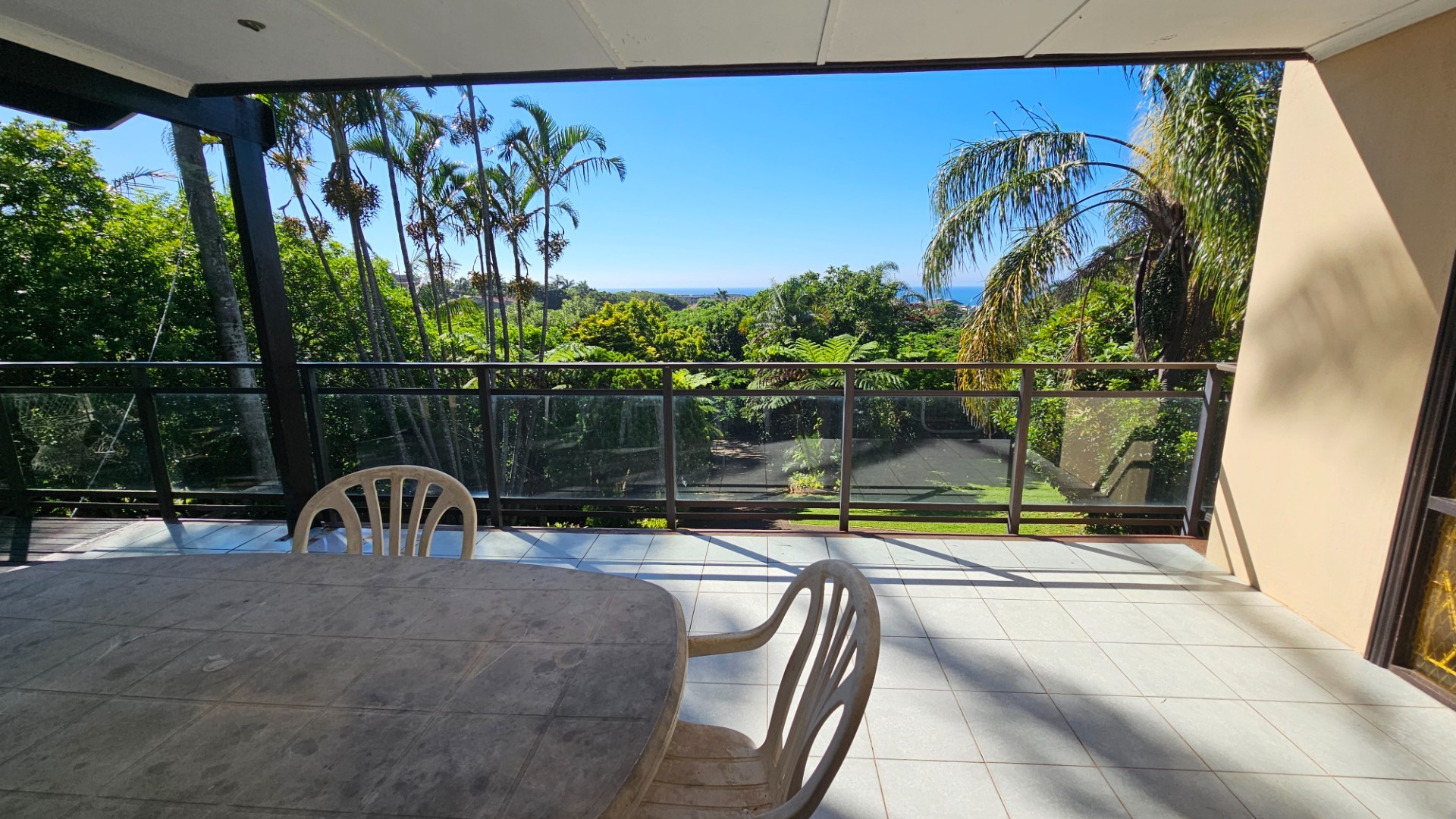 Sea View Elegance in Manaba Beach - Ideal for Family Living or Guesthouse