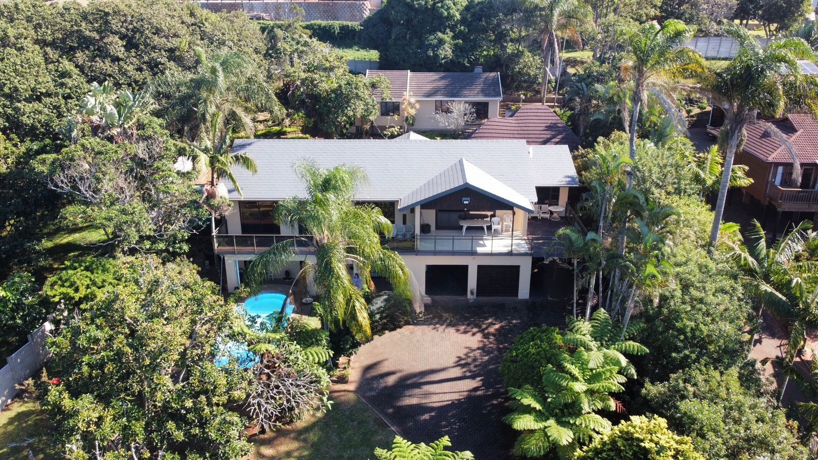 Sea View Elegance in Manaba Beach - Ideal for Family Living or Guesthouse