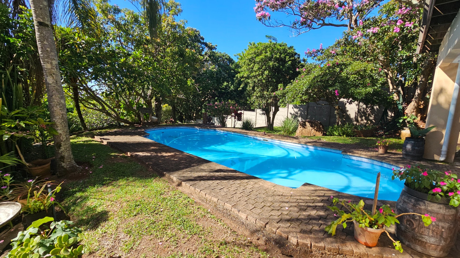 Sea View Elegance in Manaba Beach - Ideal for Family Living or Guesthouse