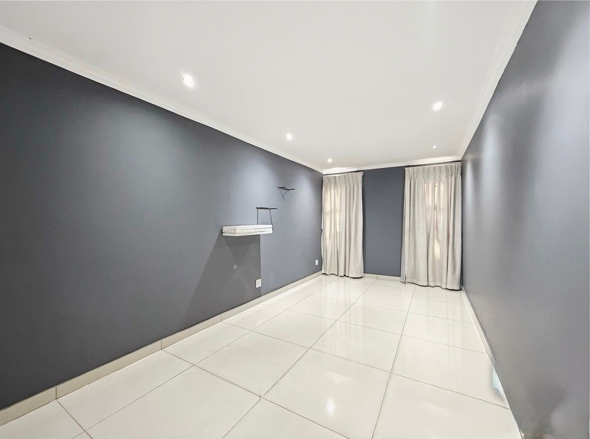 Elegant Family Living on a Spacious Stand in Prime Douglasdale