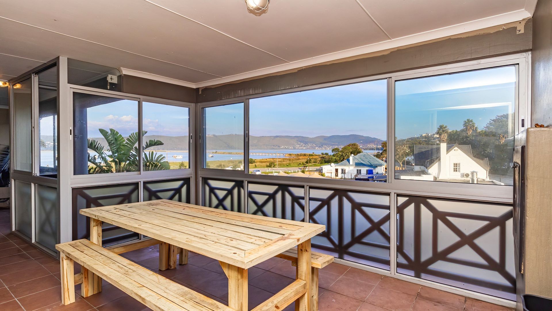 Apartment For Sale in Knysna Central, Knysna