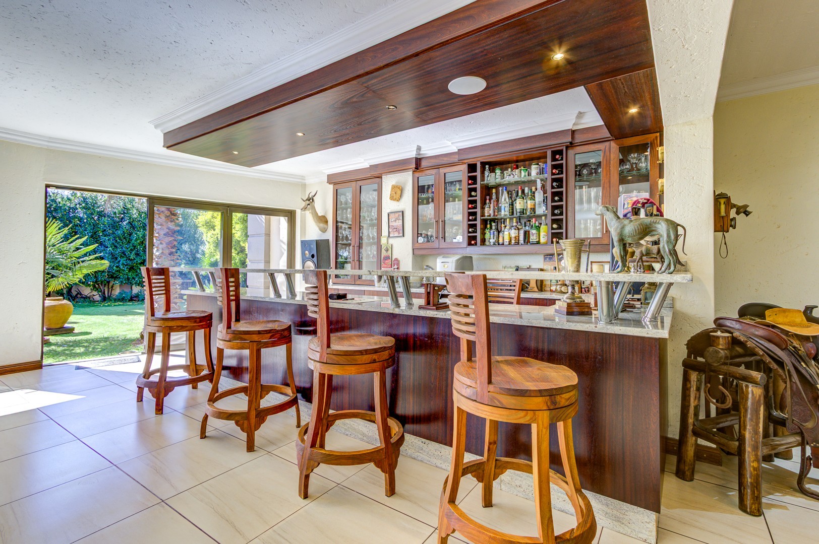 Large, luxury house on a hectare stand in an exclusive Equestrian Estate