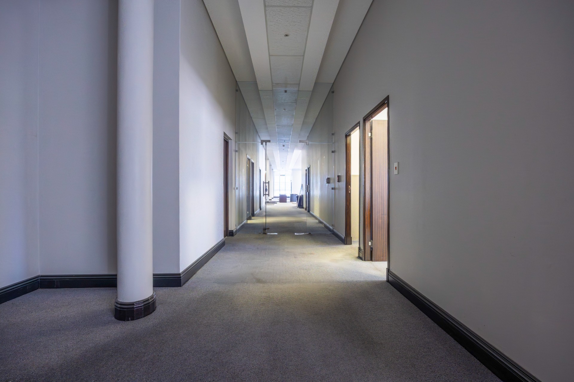 632sqm office with private entrance and parking in Dal Josafat