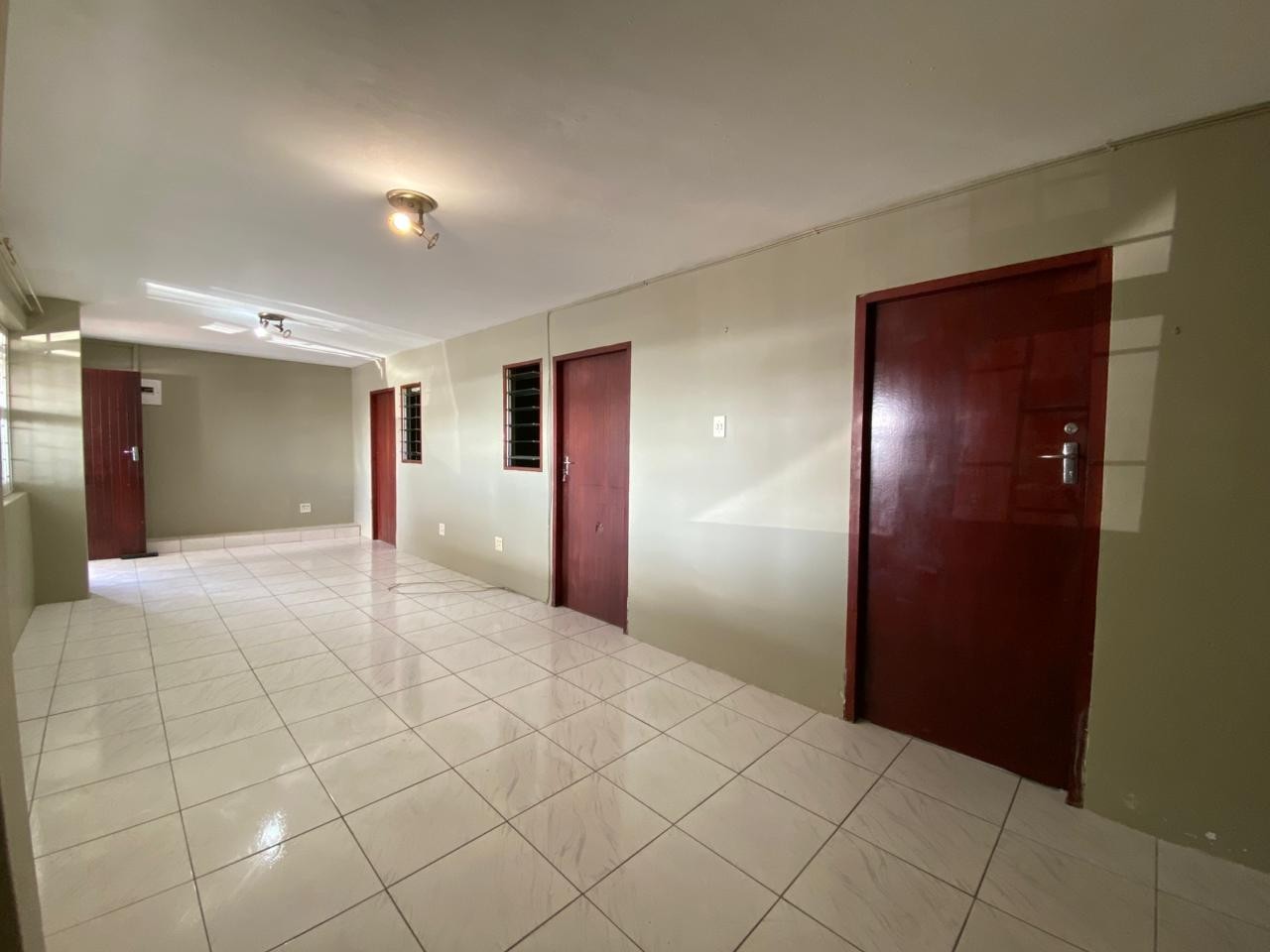 Spacious 2-Bedroom Apartment - Rapson Road, Northdene