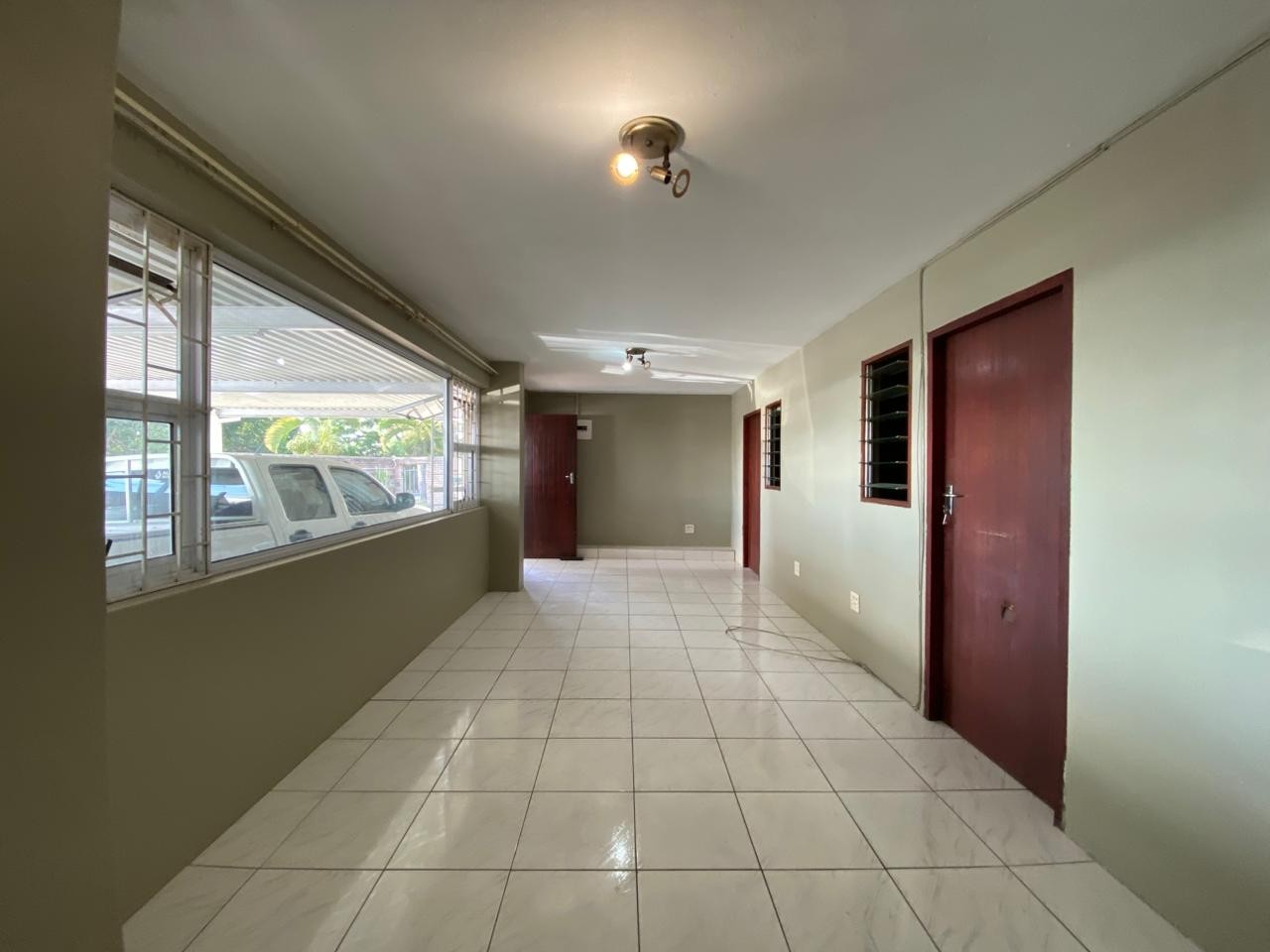 Spacious 2-Bedroom Apartment - Rapson Road, Northdene