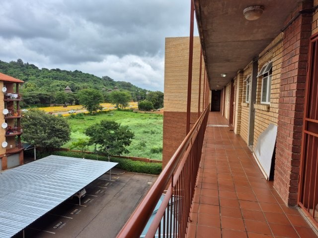 2 Bedroom Flat For Sale in Die Wilgers, Pretoria