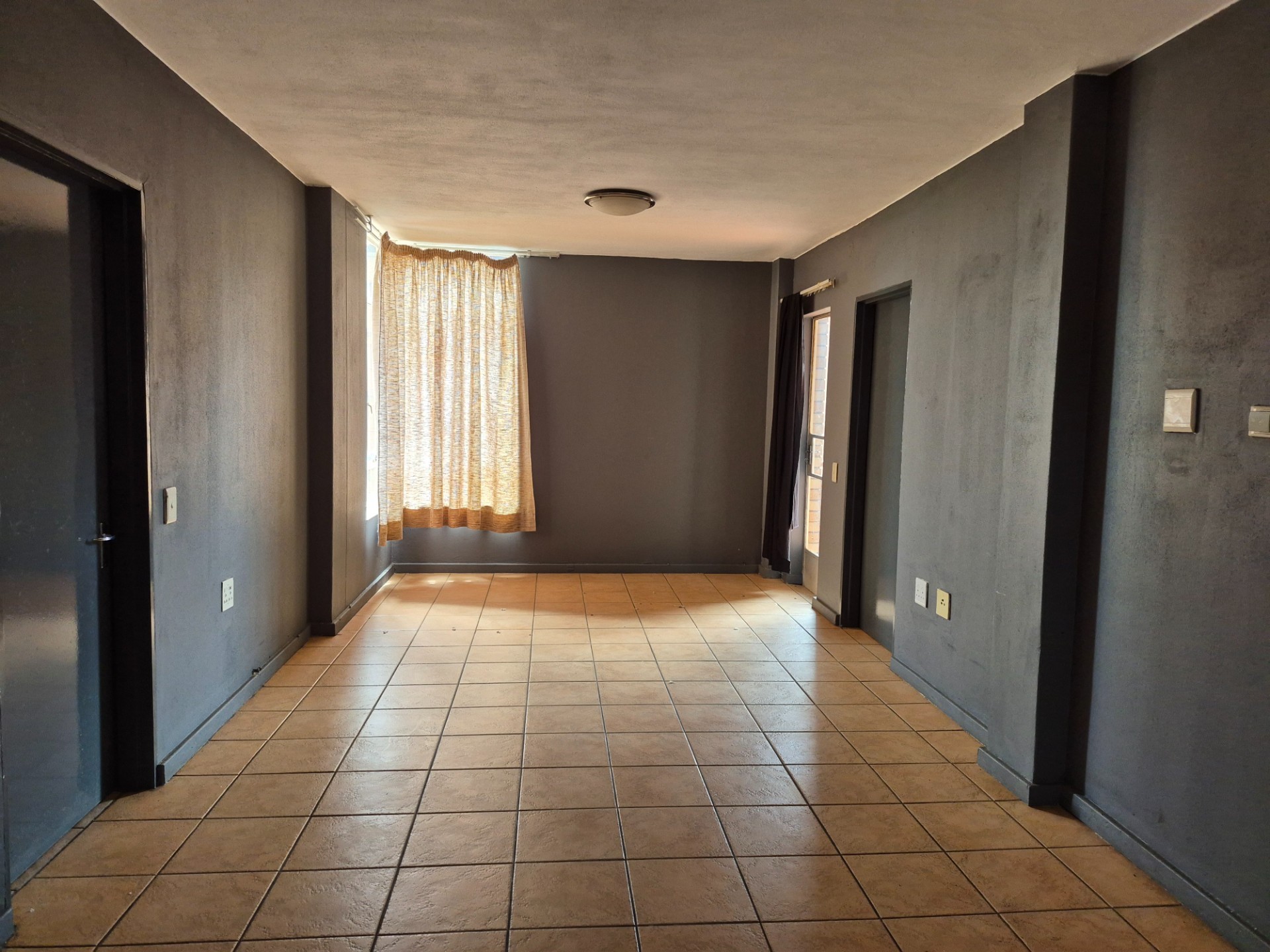 2 Bedroom Flat For Sale in Die Wilgers, Pretoria