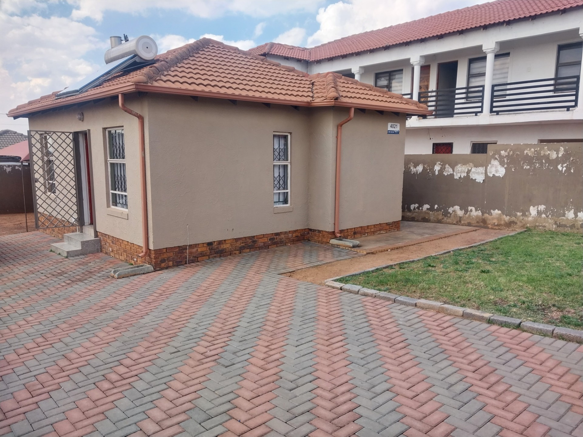 2 Bedroom House For Sale in Lehae, Johannesburg