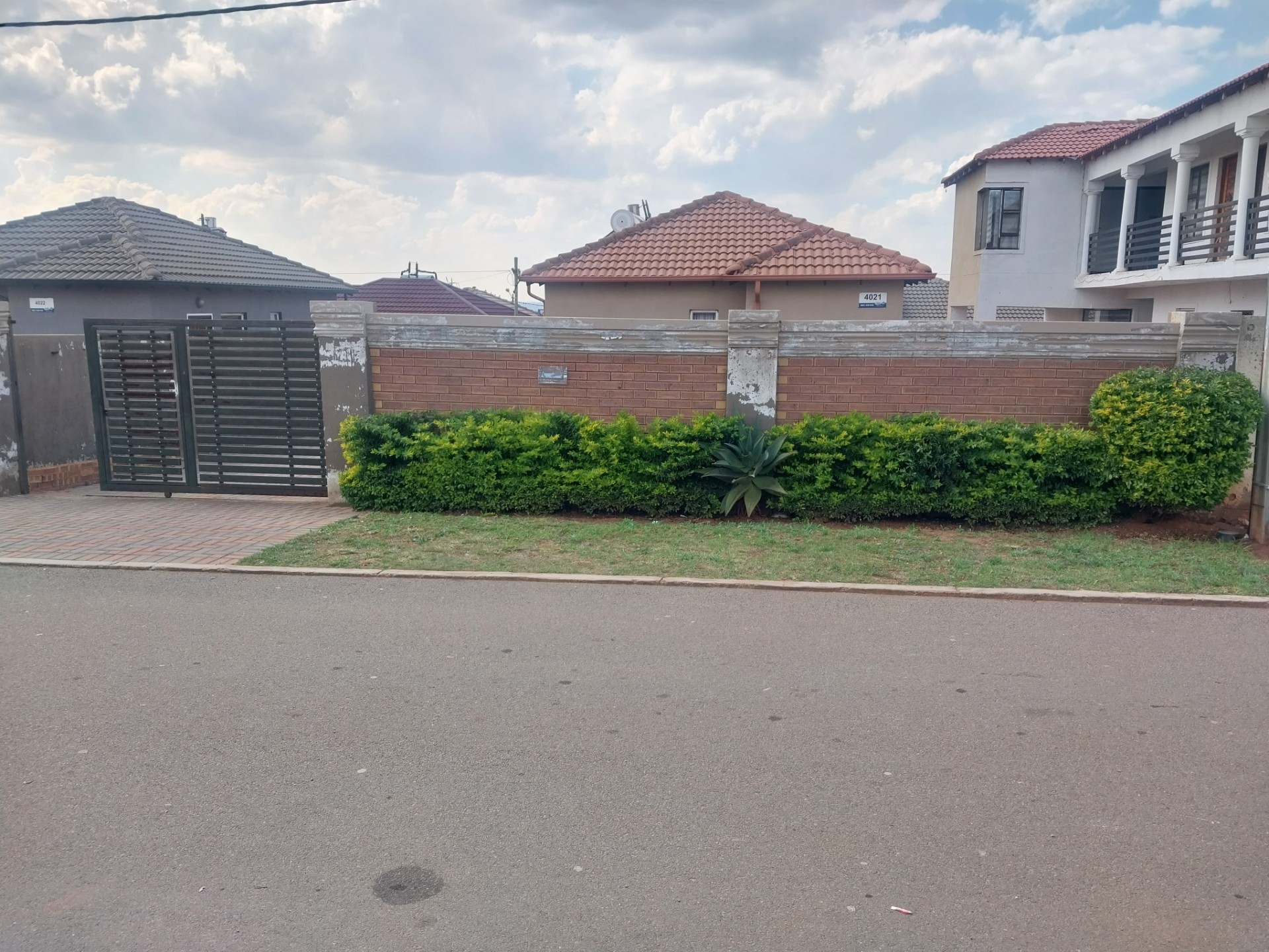 2 Bedroom House For Sale in Lehae, Johannesburg