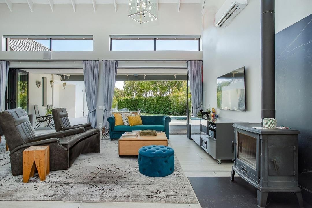 Modern 4 Bedroom Family Home