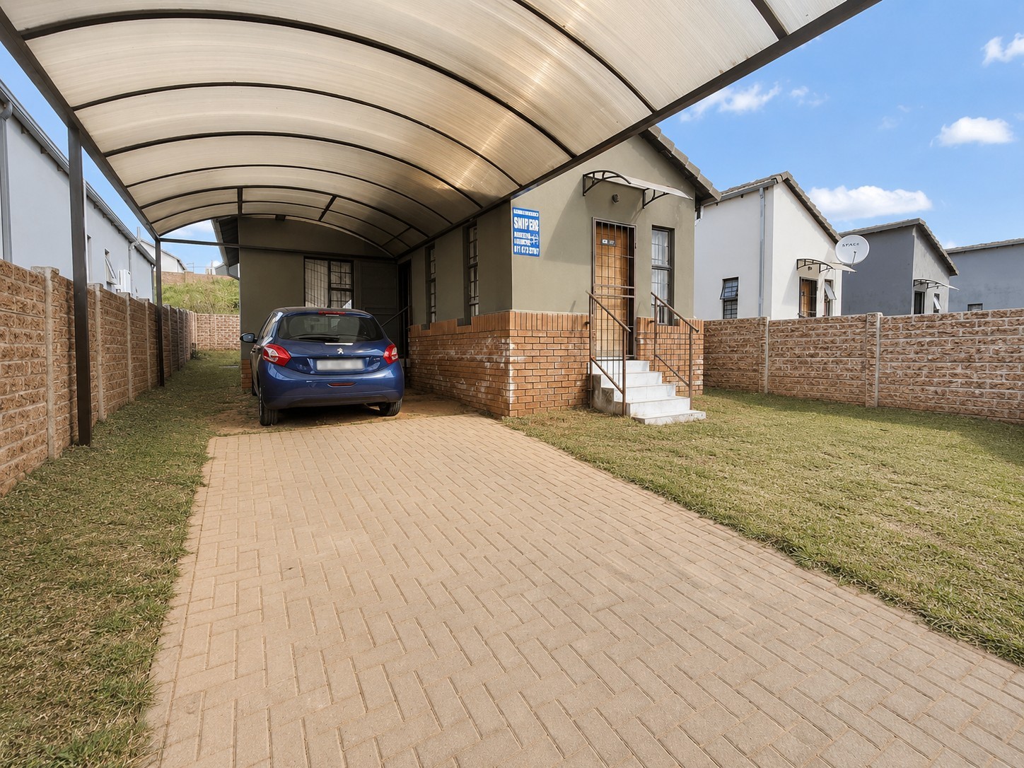 3 bedroom, 2 bathroom House For Sale in South Hills, Johannesburg