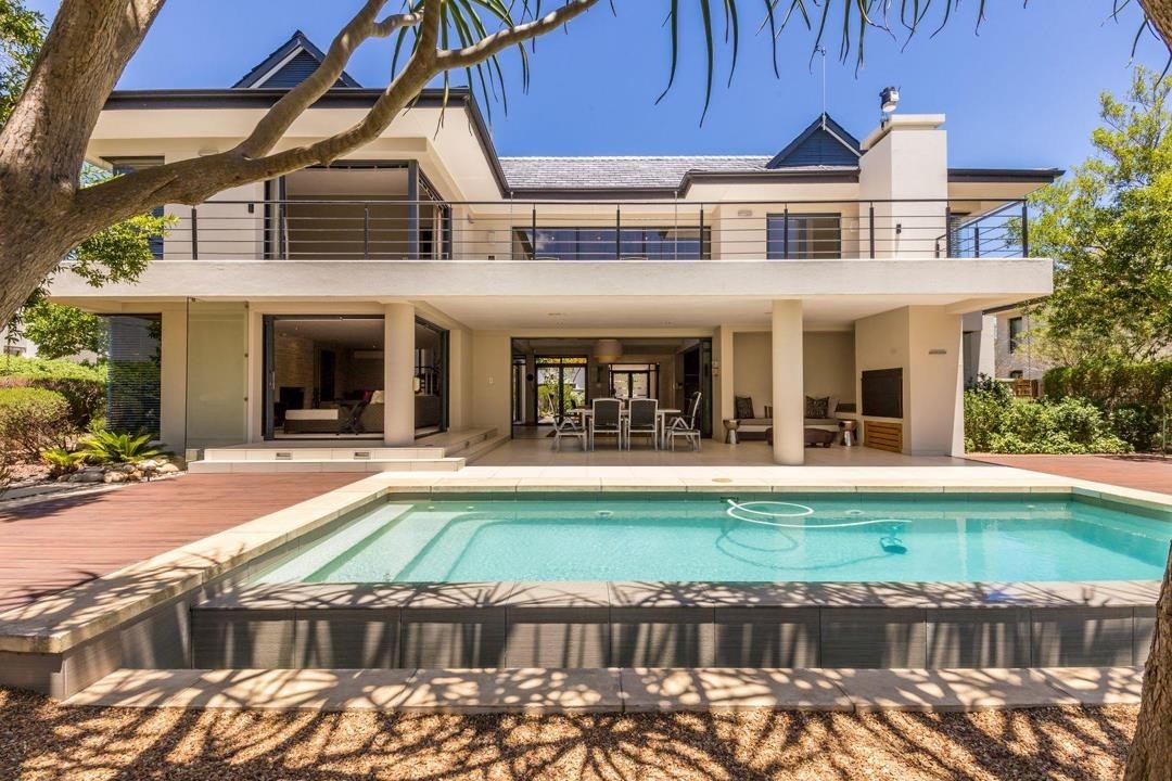 Luxury Villa in Golf Estate