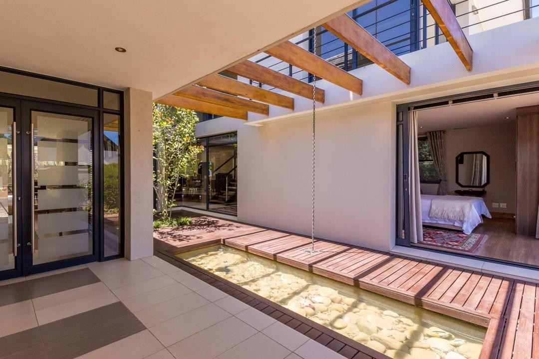 Luxury Villa in Golf Estate