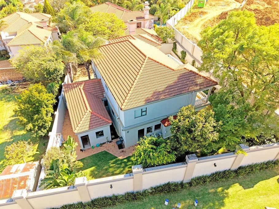 AN EXCLUSIVE BRYANSTON MASTERPIECE | A RARE INVESTMENT OPPORTUNITY