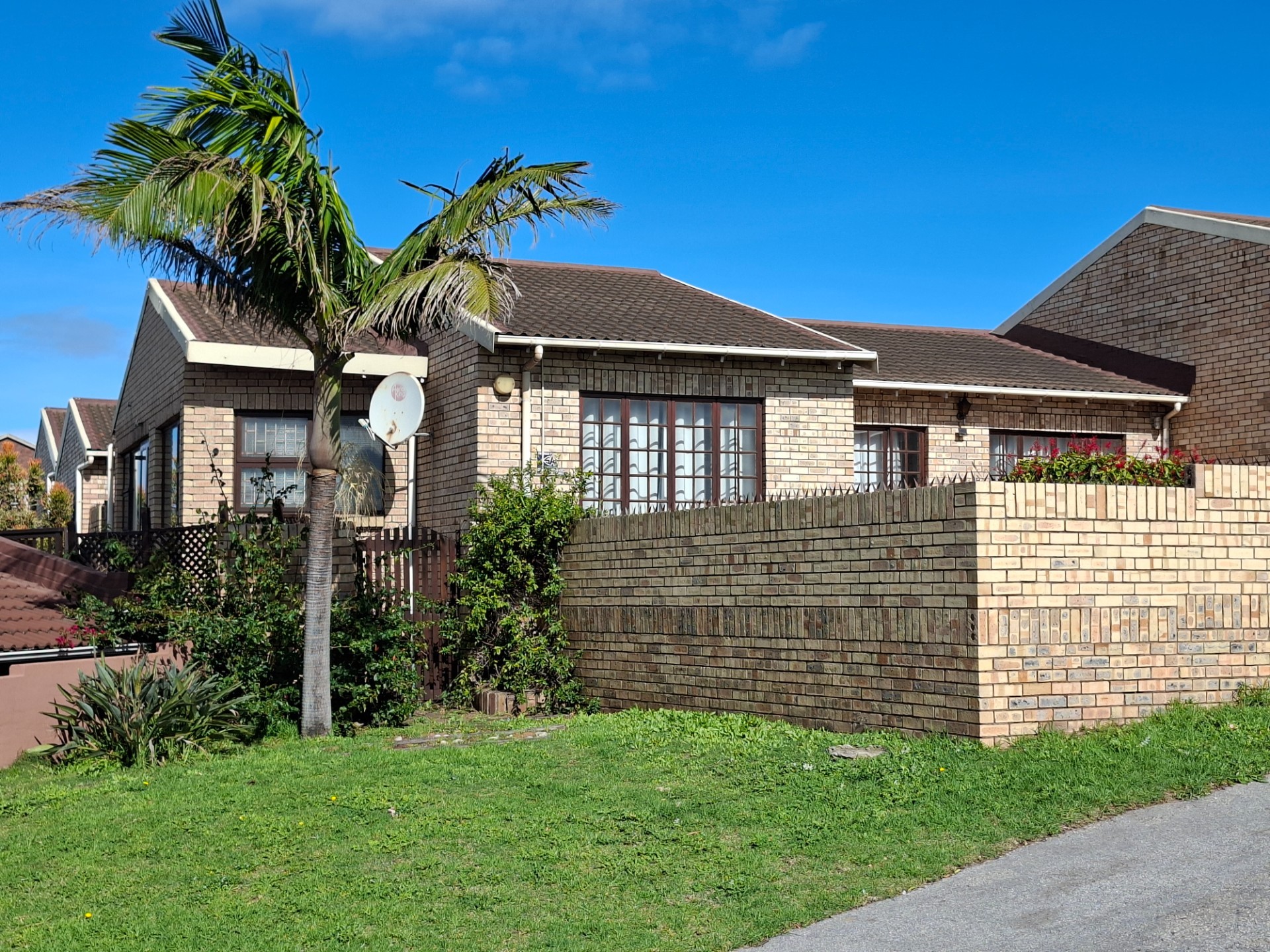 UNDER OFFER by Andre Theron Realtor / Upmarket Coastal Living in Secure Koensprag, South End