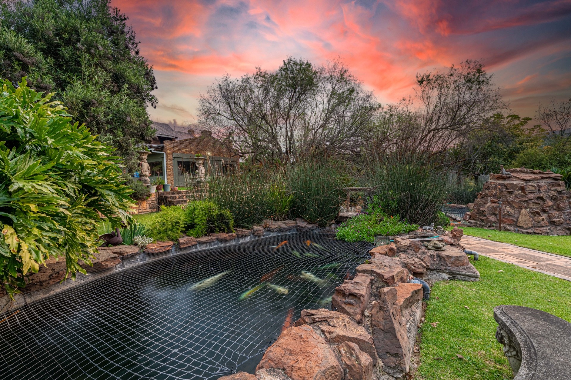 Extraordinary 3.3 Hectare Luxury Living with Income-Generating Potential