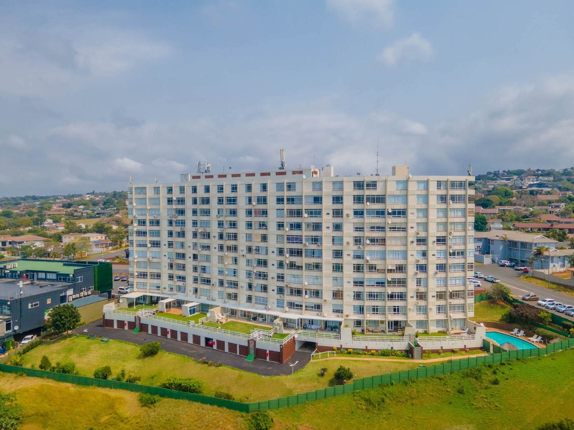 Renovated Sea-View Apartment with Private Garden in Glenashley