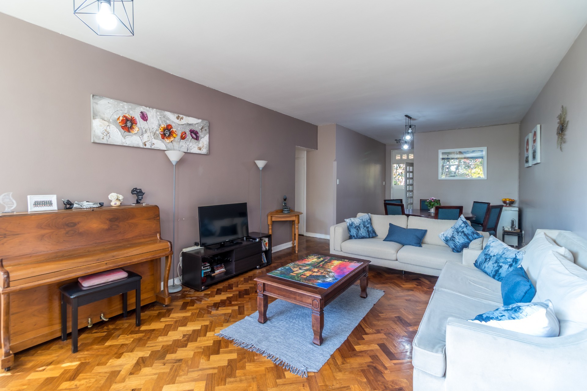 Spacious 3-bedroom 2-bathroom apartment