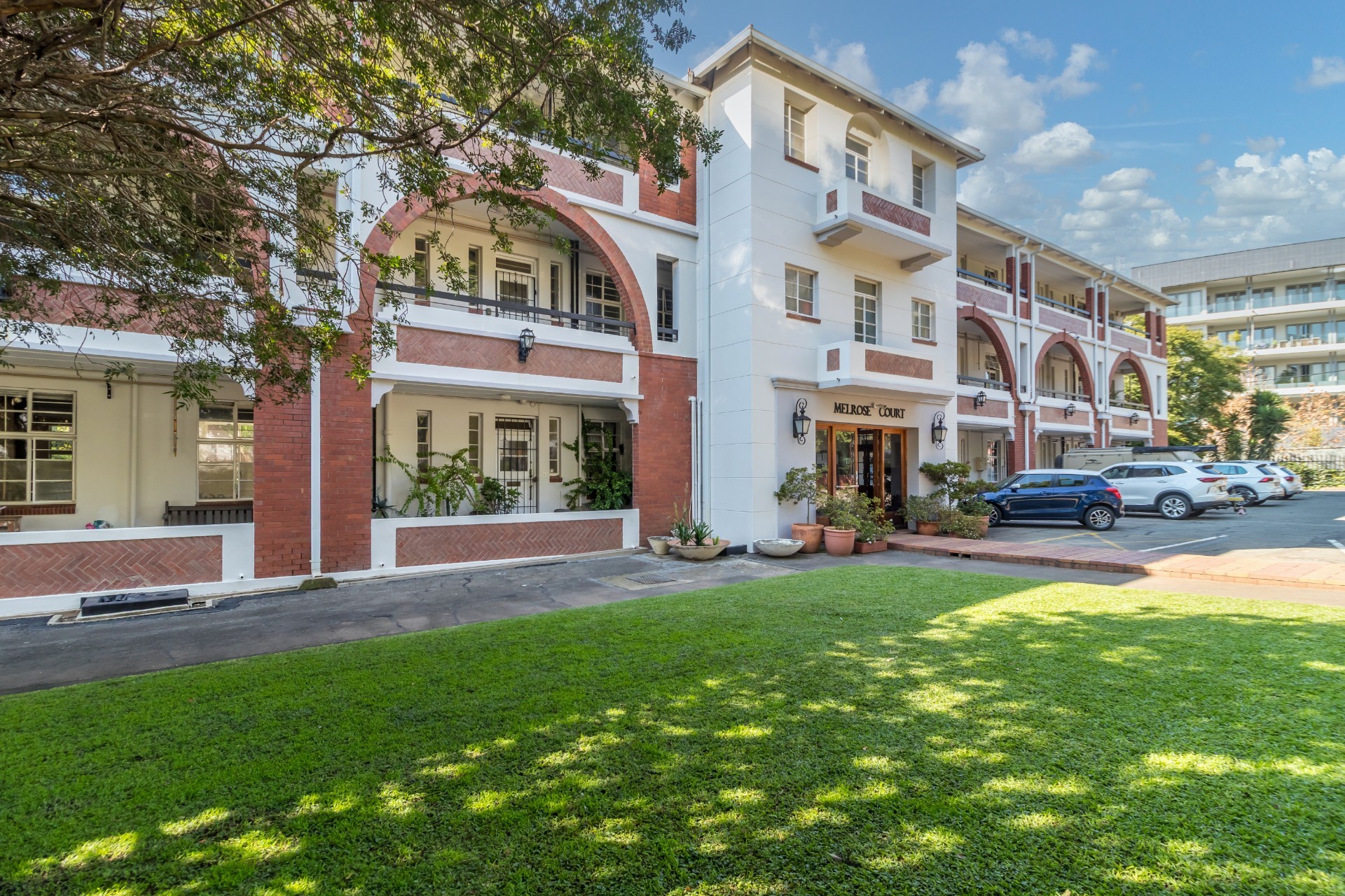 Spacious 3-bedroom 2-bathroom apartment