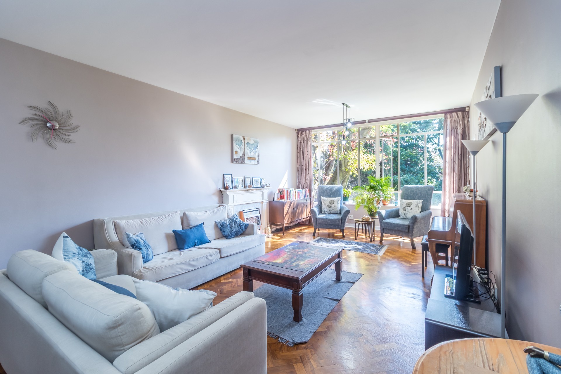 Spacious 3-bedroom 2-bathroom apartment