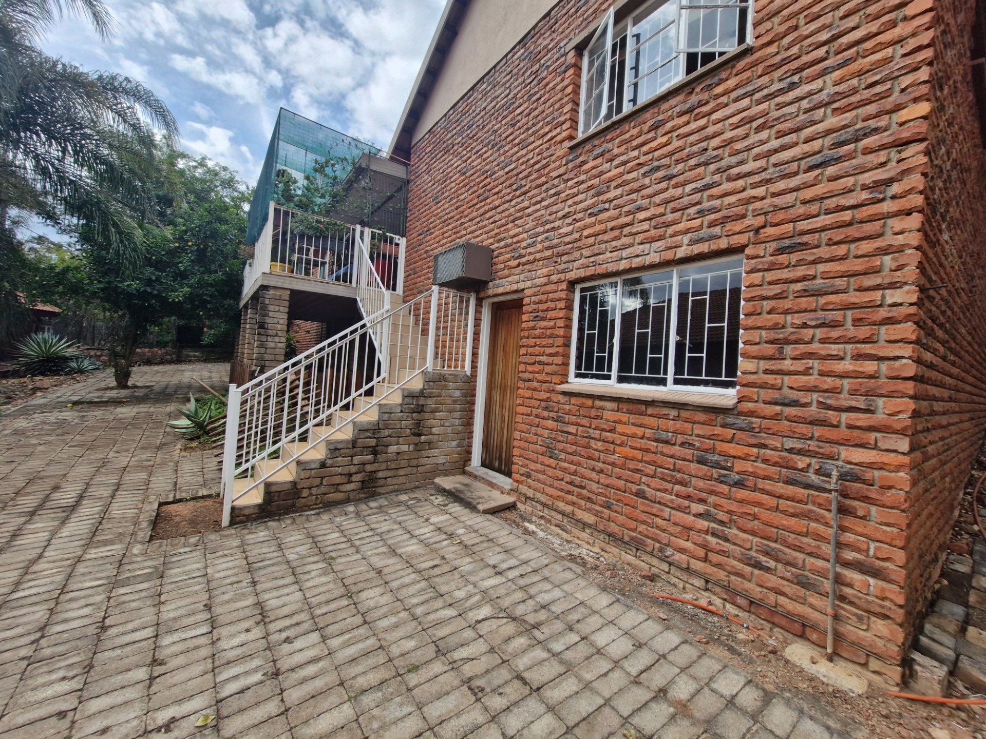 PRICED TO SELL - YOUR INVITING BUSHVELD HOME AWAITS