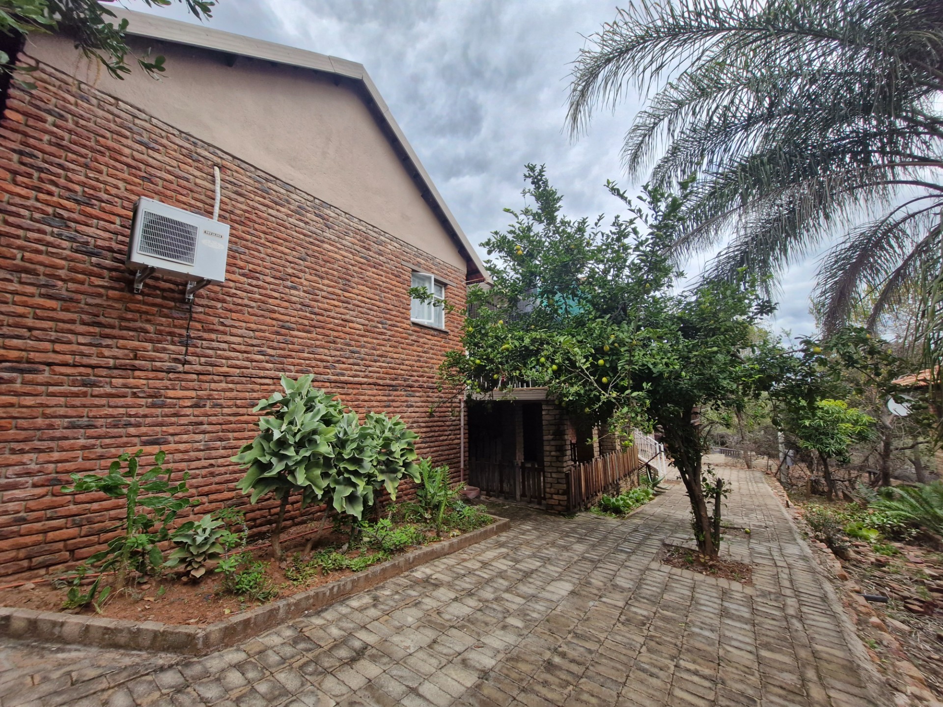 PRICED TO SELL - YOUR INVITING BUSHVELD HOME AWAITS