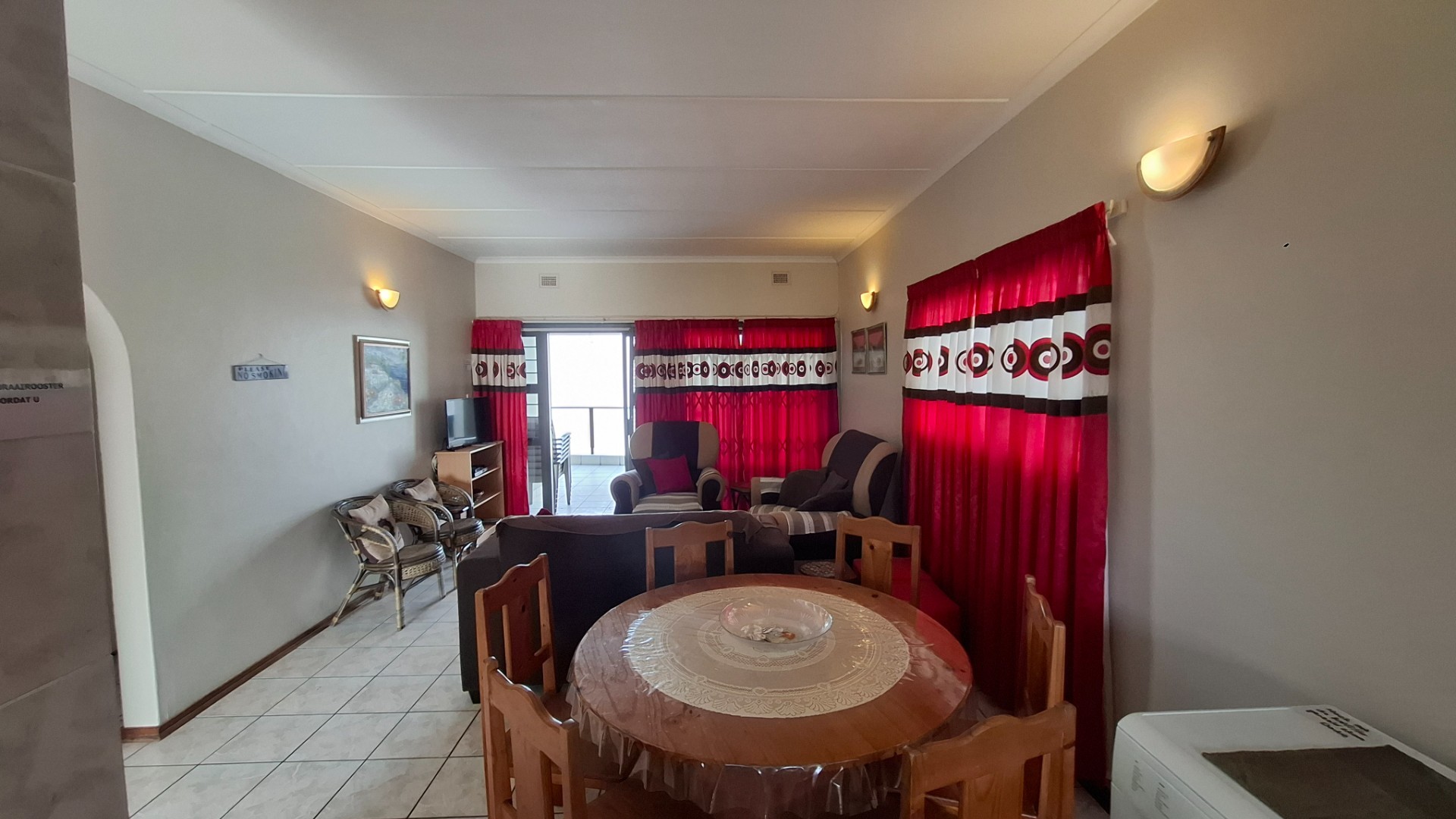 WALK ON THE BEACH, TWO BEDROOM LOCK UP AND GO UNIT