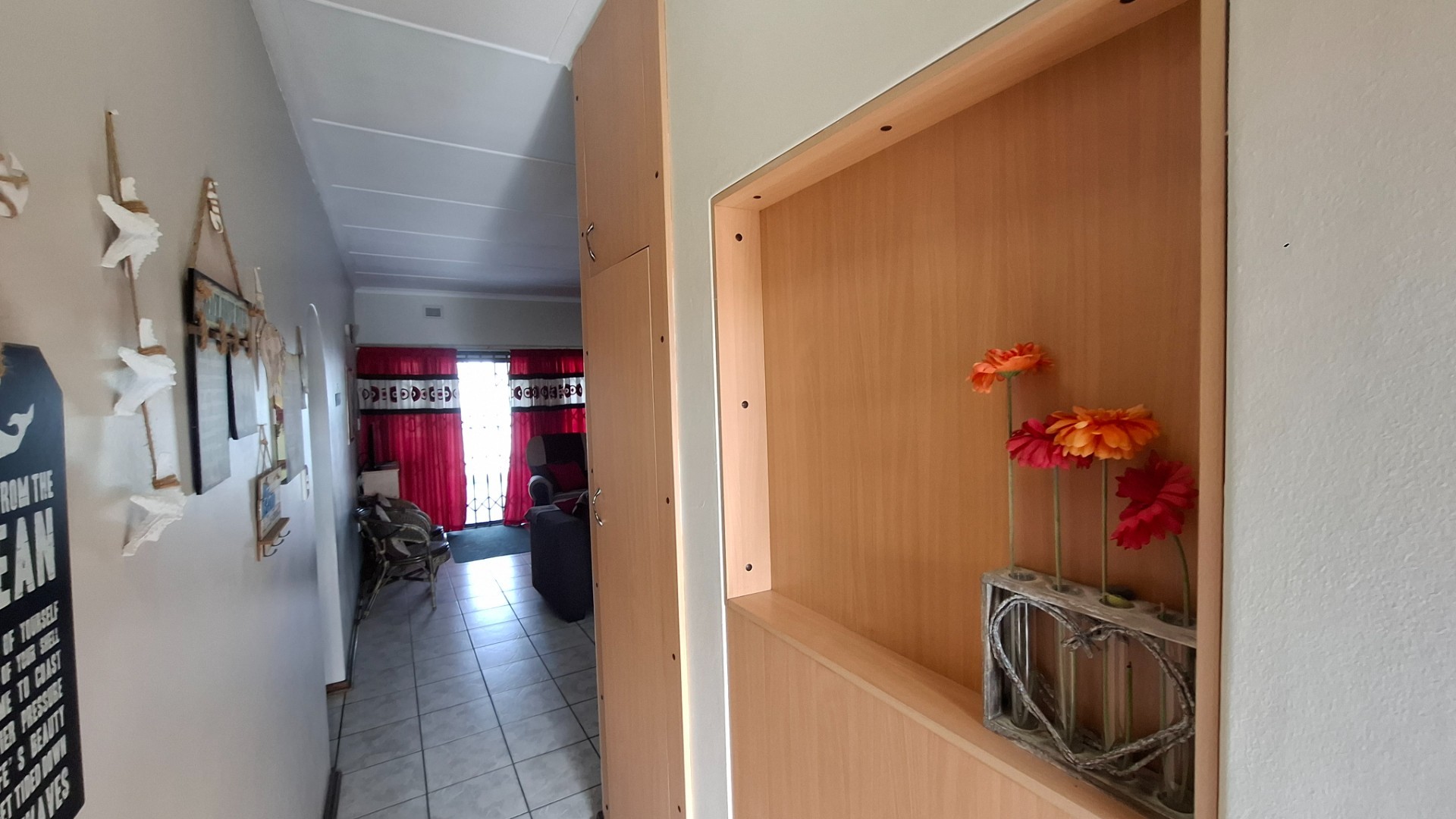 WALK ON THE BEACH, TWO BEDROOM LOCK UP AND GO UNIT