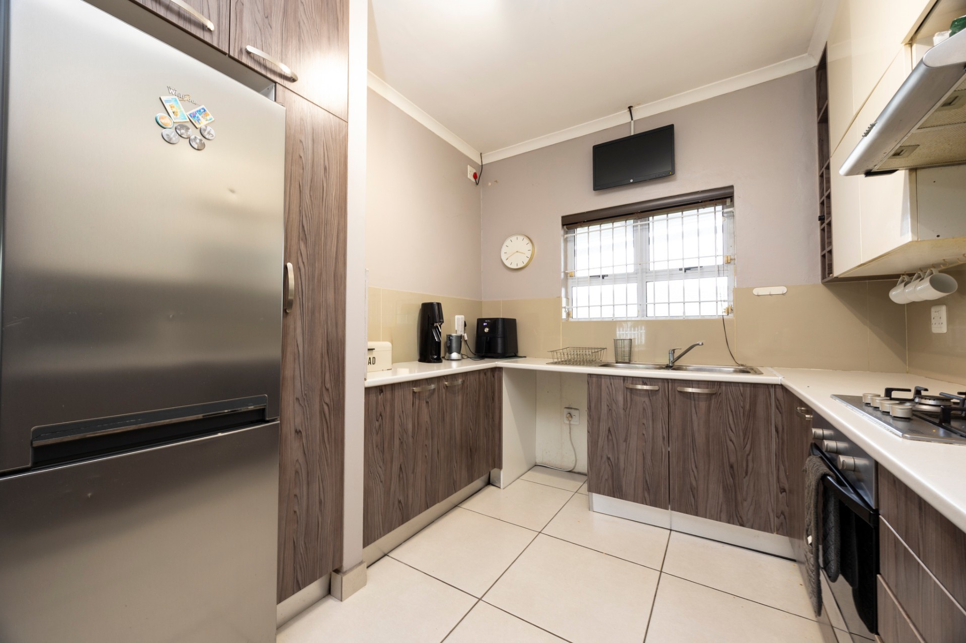 Stylish 3 Bedroom 3 Bathroom Home with Huge Entertainment Lounge and Work-From-Home Space