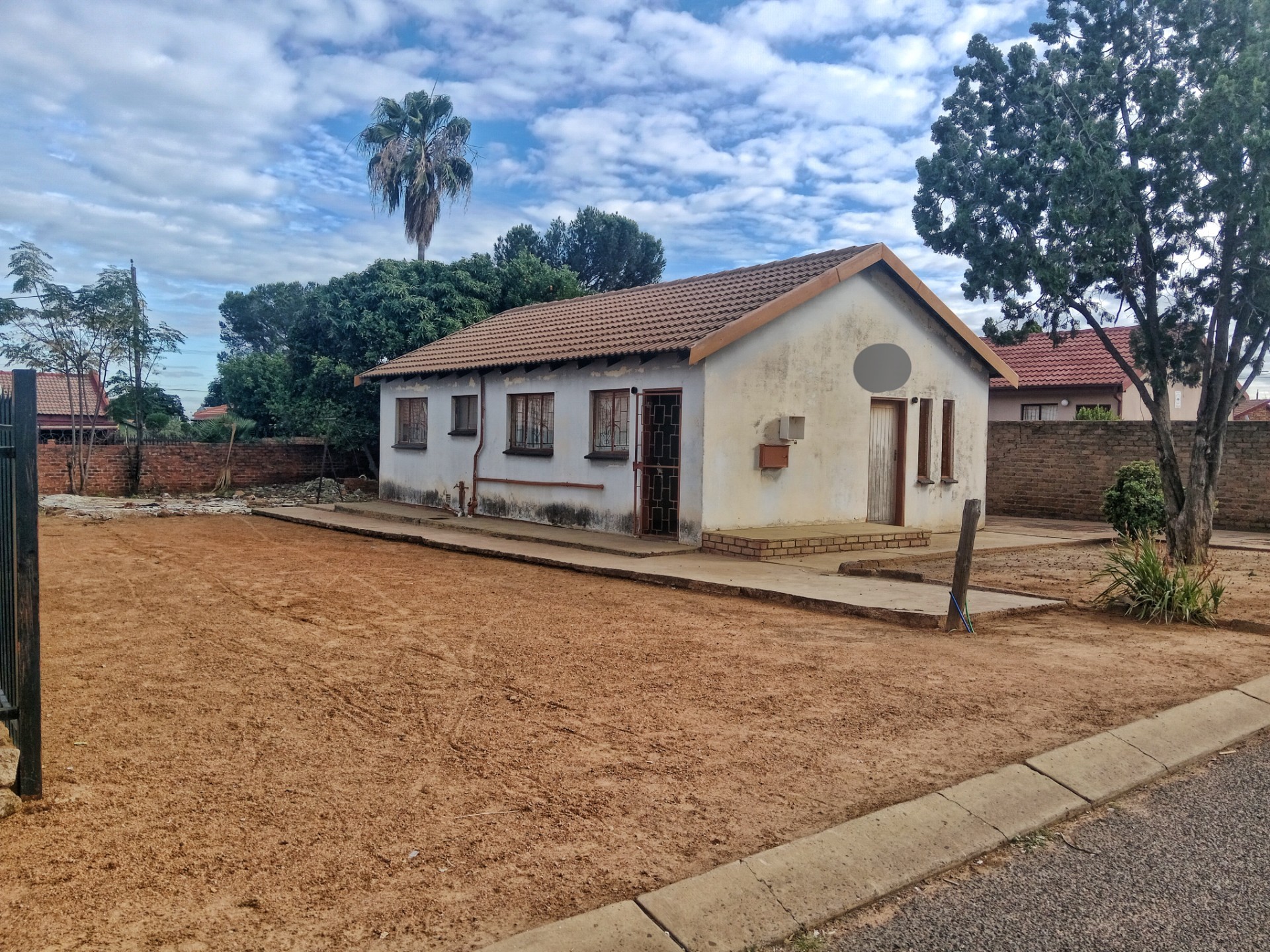 INVESTOR’S FIXER-UPPER OPPORTUNITY IN LEBANON, MABOPANE