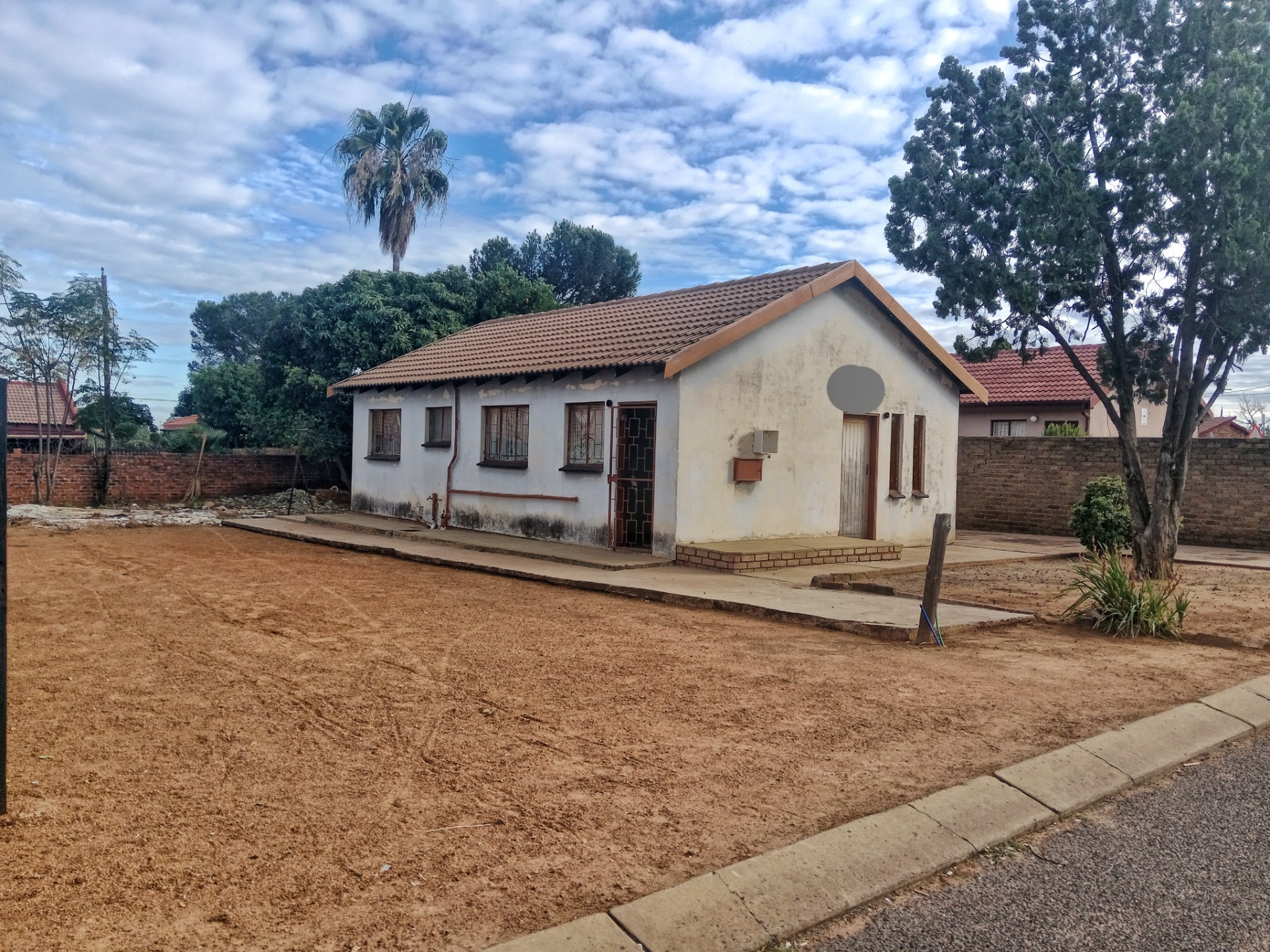 INVESTOR’S FIXER-UPPER OPPORTUNITY IN LEBANON, MABOPANE
