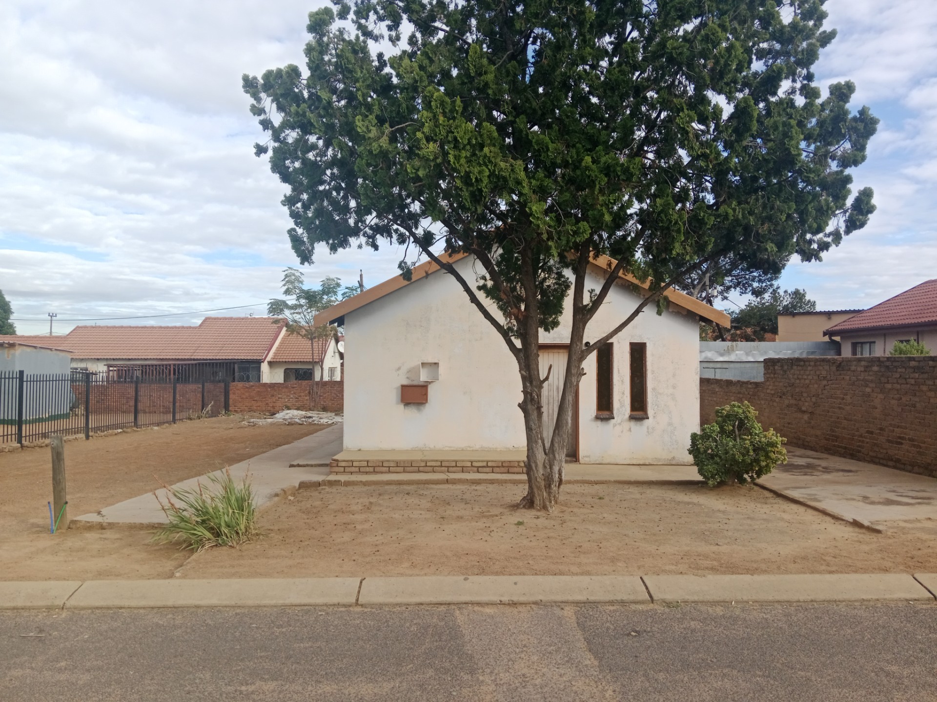 INVESTOR’S FIXER-UPPER OPPORTUNITY IN LEBANON, MABOPANE