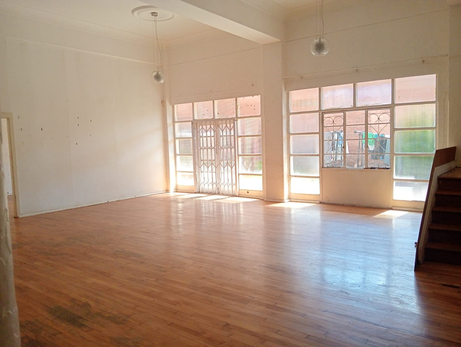 4 Bedroom Ground Floor Apartment for Rental in West Turffontein, Johannesburg
