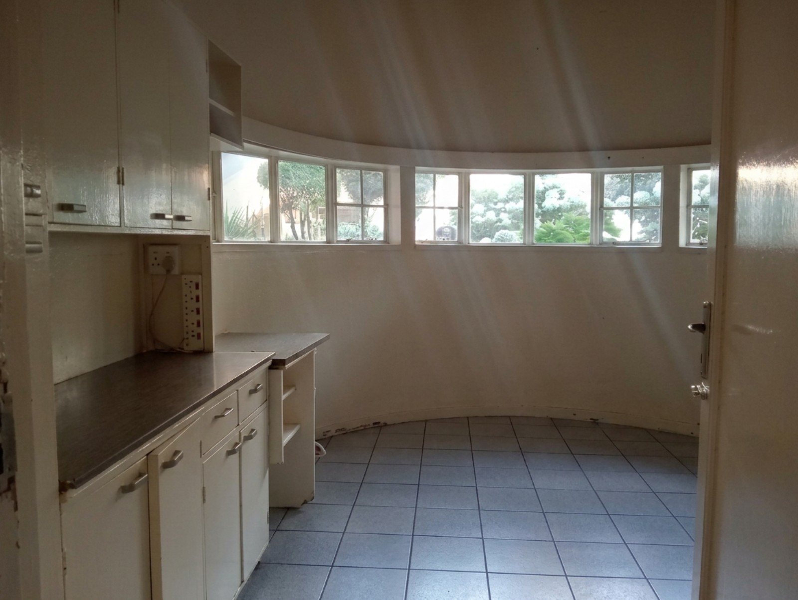 4 Bedroom Ground Floor Apartment for Rental in West Turffontein, Johannesburg