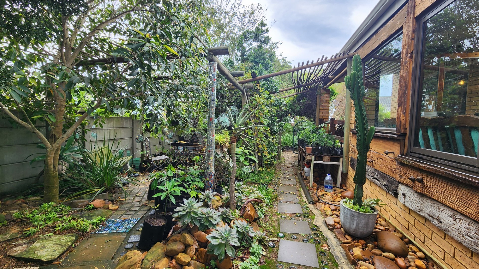 Relaxed Family Living in Noorsekloof Jeffrey's Bay
