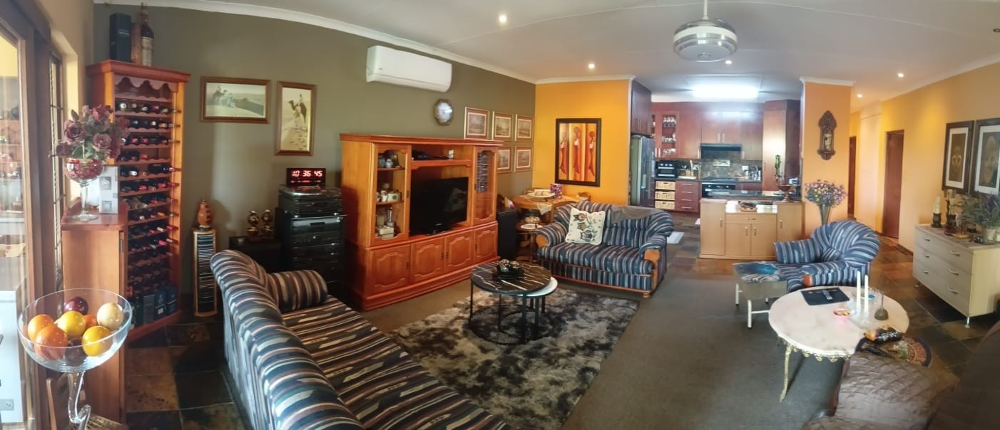 3 Bedroom Home with Pool, Solar and Exceptional Views in Exclusive Leopard Rock Complex
