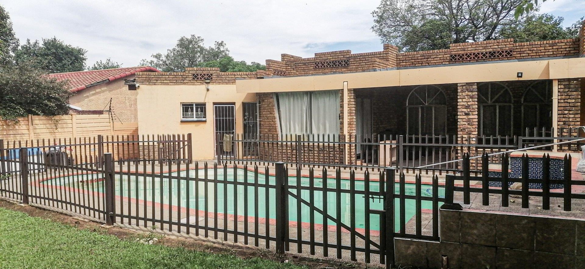 House for sale in Bedworth Park, Vereeniging, 2000 m²