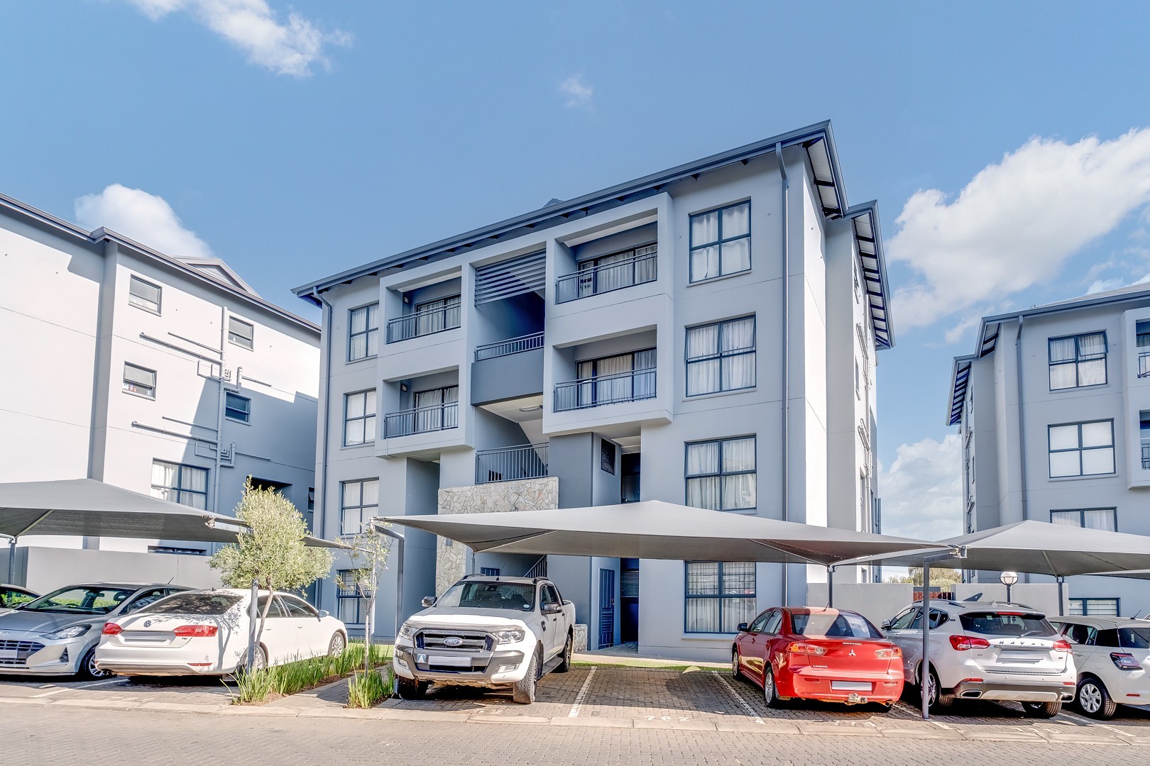 Stunning Townhouse For Sale in Modderfontein, Edenvale
