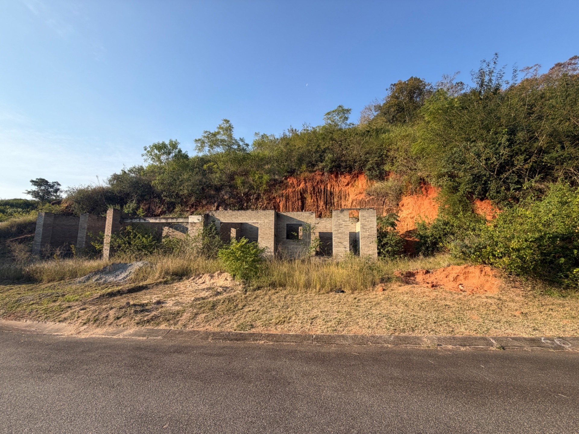 Unfinished house  For Sale in Drum Rock, Nelspruit