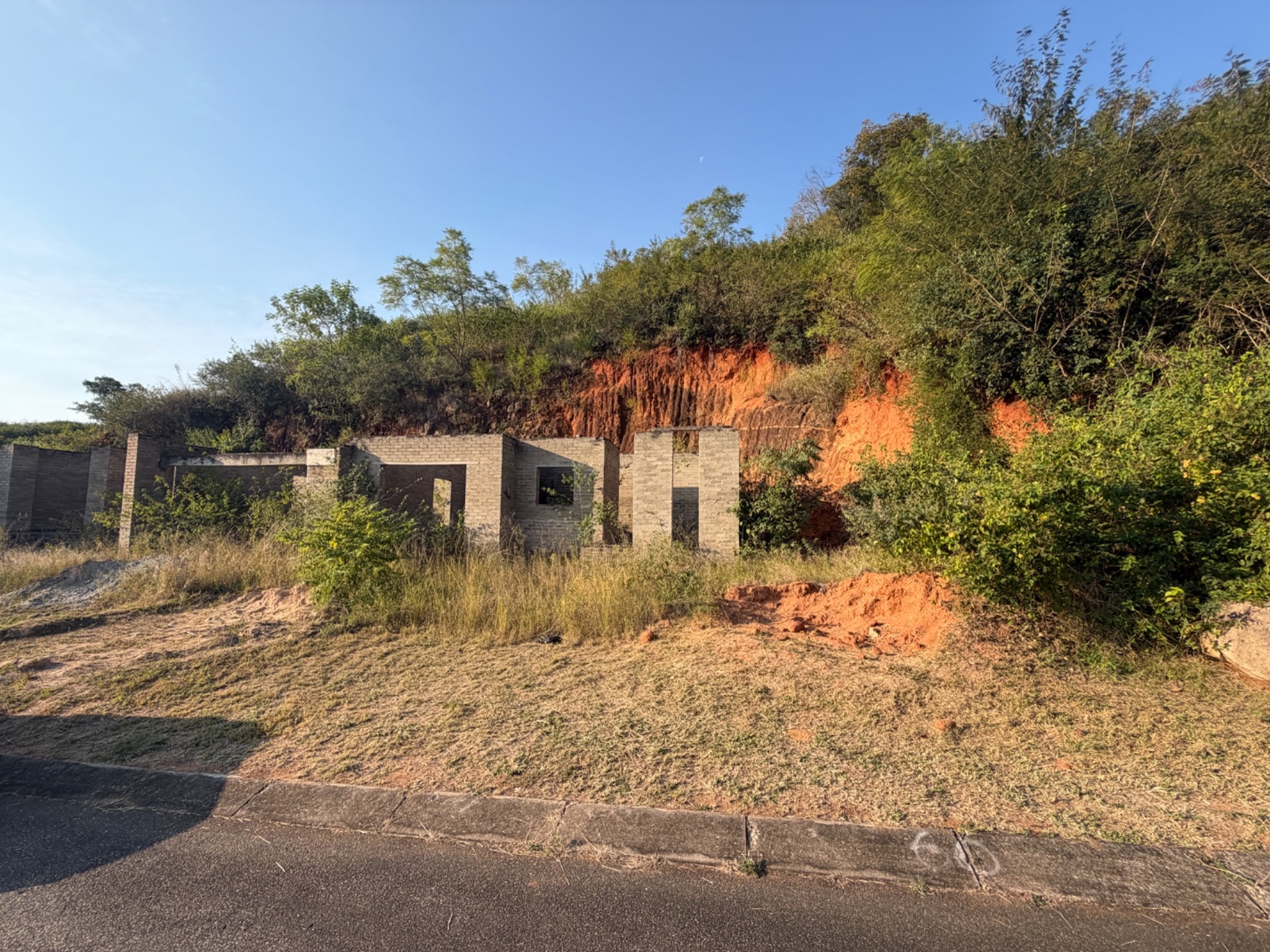 Unfinished house  For Sale in Drum Rock, Nelspruit