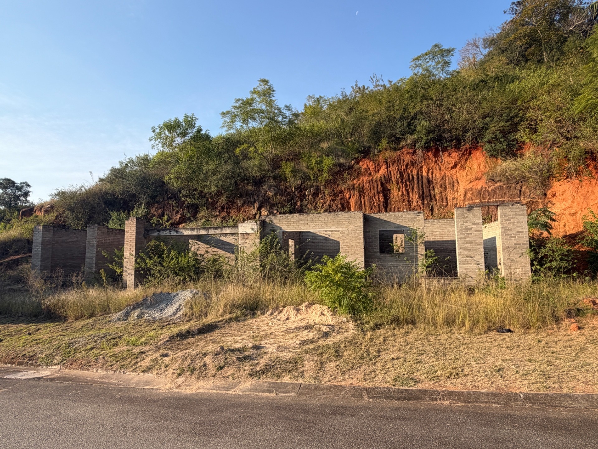 Unfinished house  For Sale in Drum Rock, Nelspruit