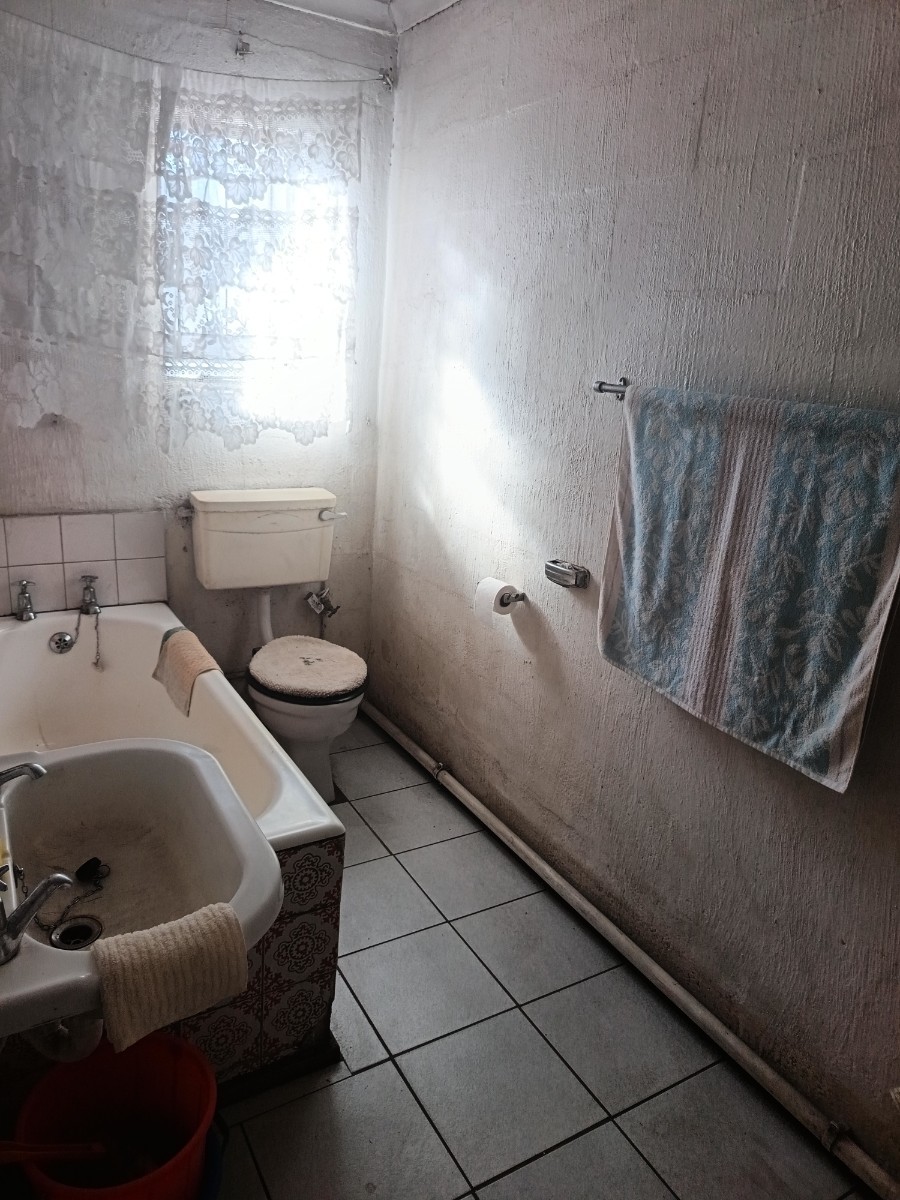 House For Sale in Lentegeur, Mitchells Plain