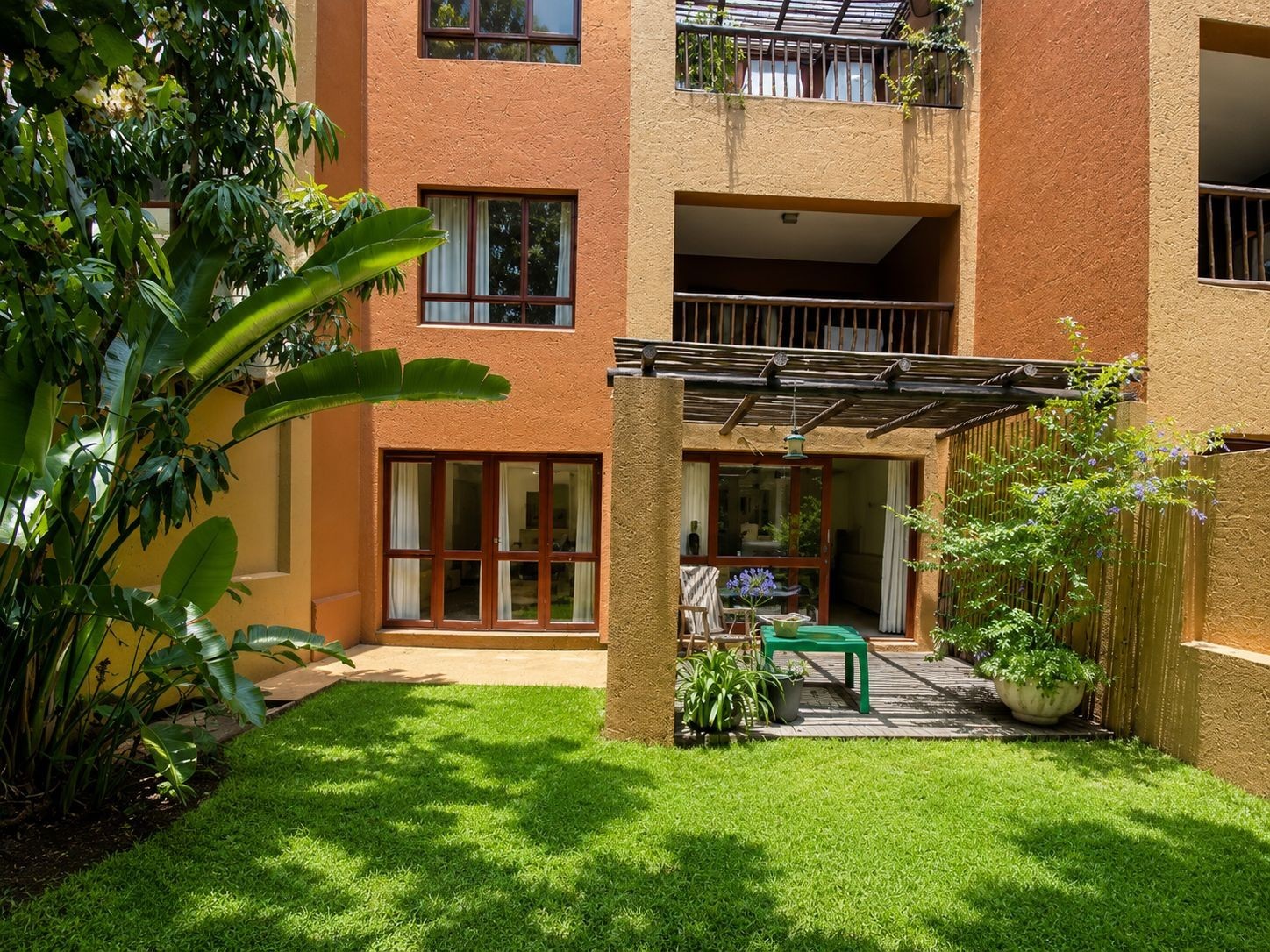 Tranquil Two Bedroom Garden Apartment in Inyati Sands , 17 Leslie Avenue Douglasdale Ext 104