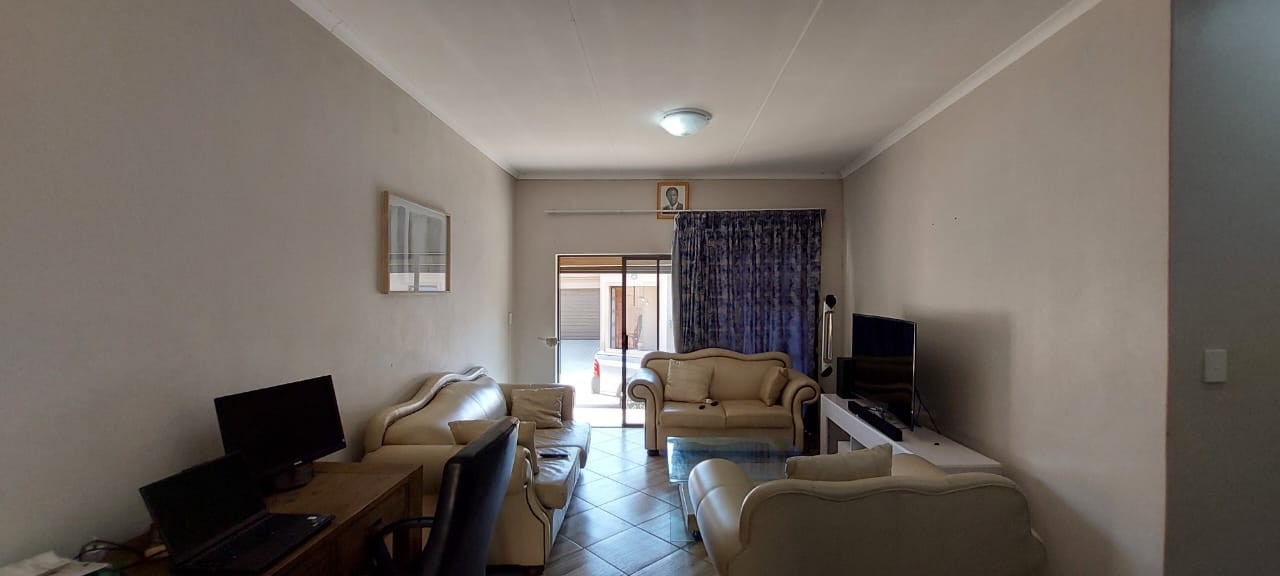 Morden 3-Bedroom Home in Pretoria North