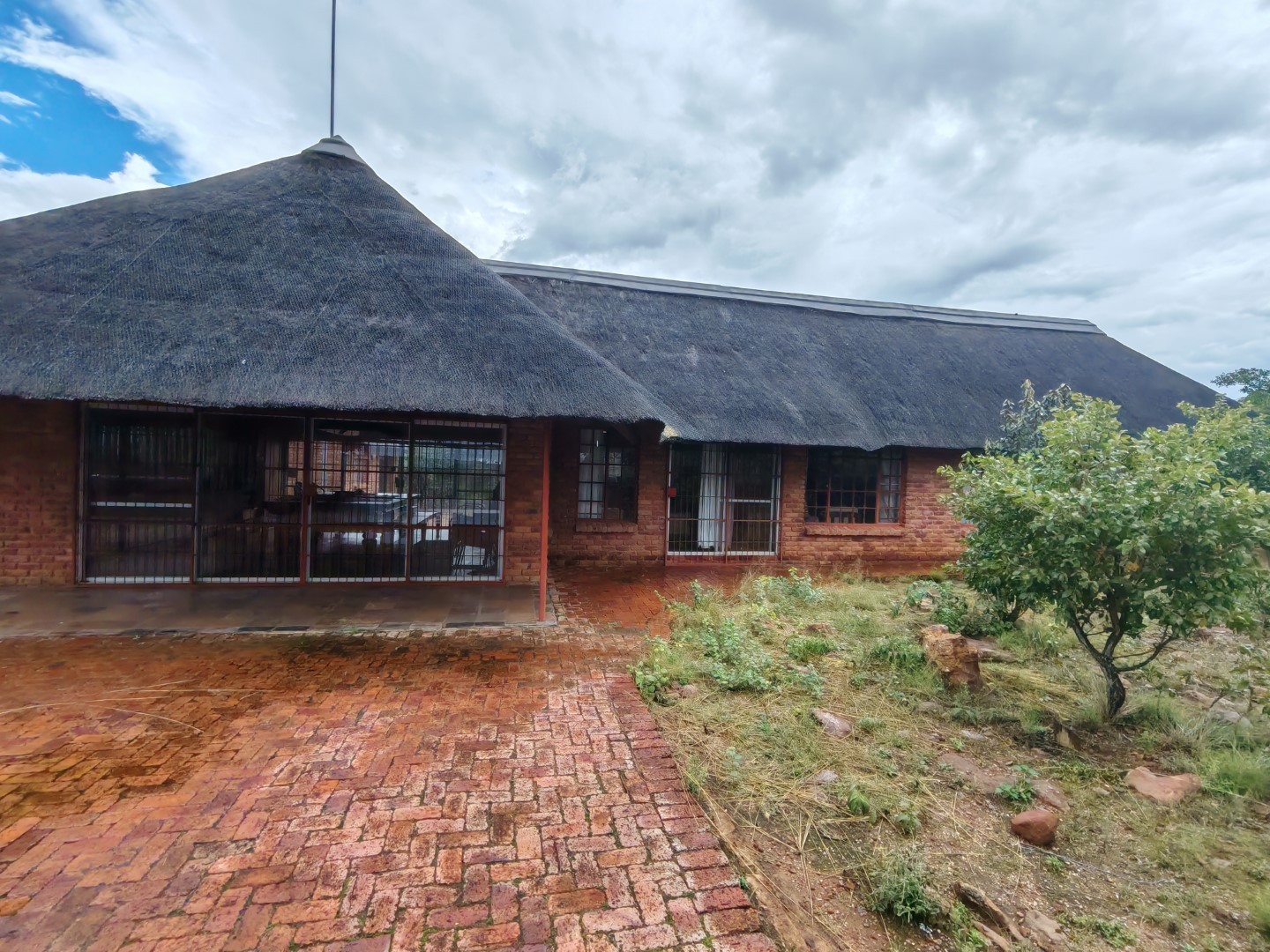 Stunning 5-Bedroom Bushveld Home with Panoramic Views with a 6th room