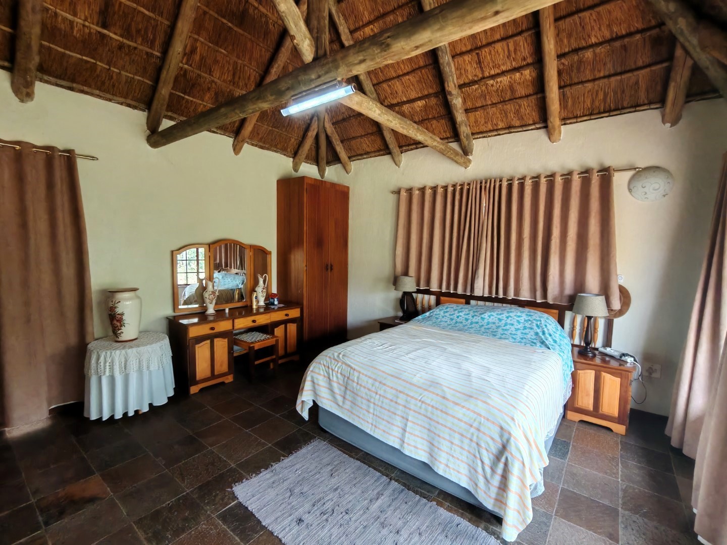 Stunning 5-Bedroom Bushveld Home with Panoramic Views with a 6th room